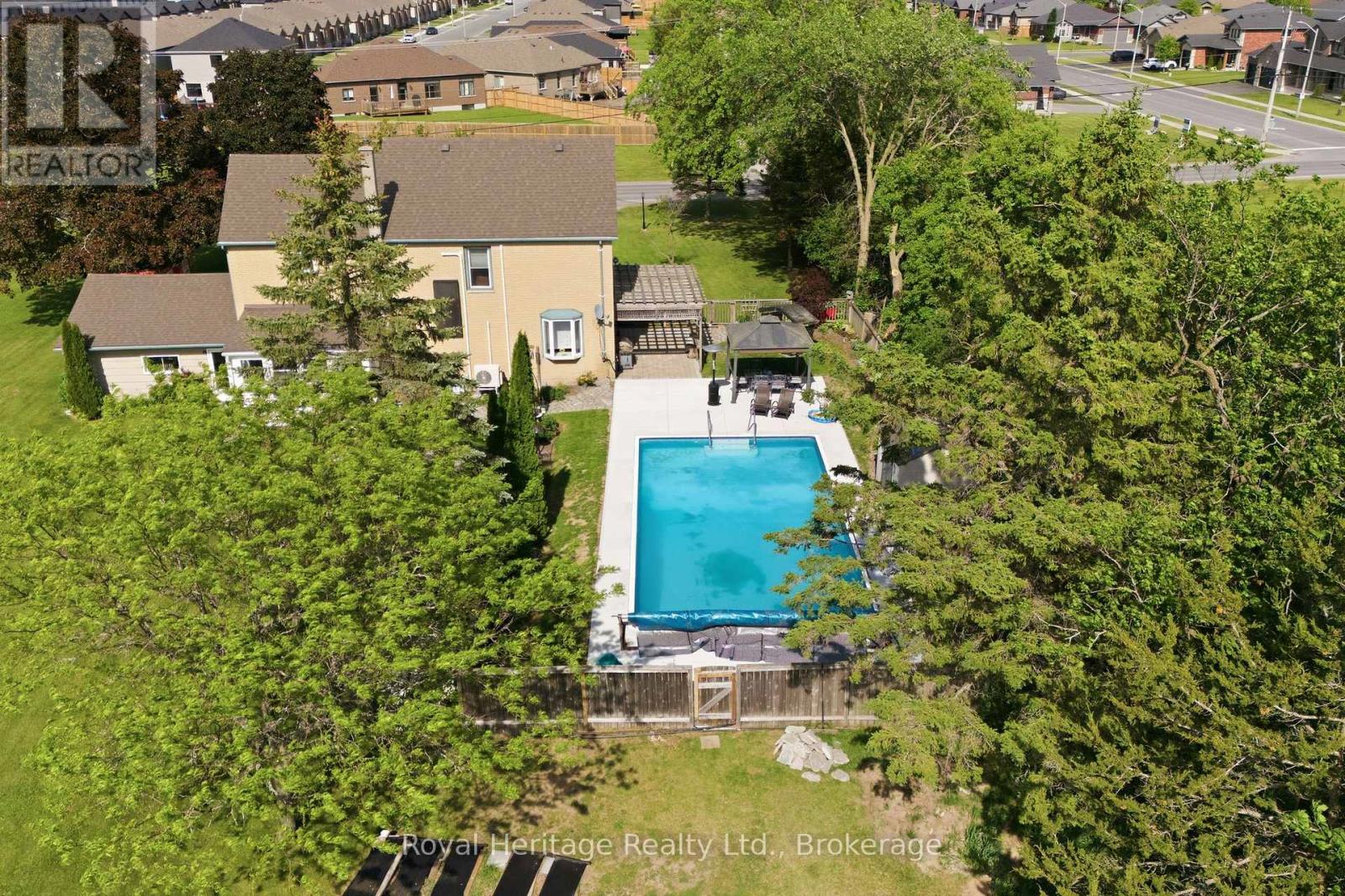 232 FARNHAM ROAD - 49