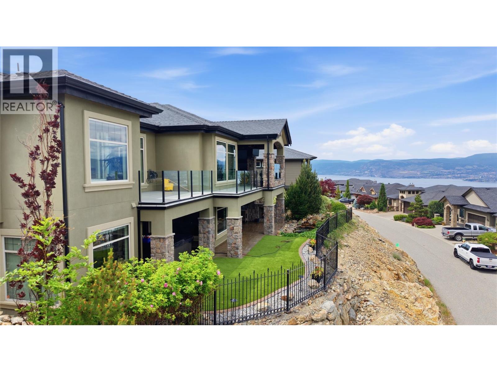 990 Hewetson Avenue - 39