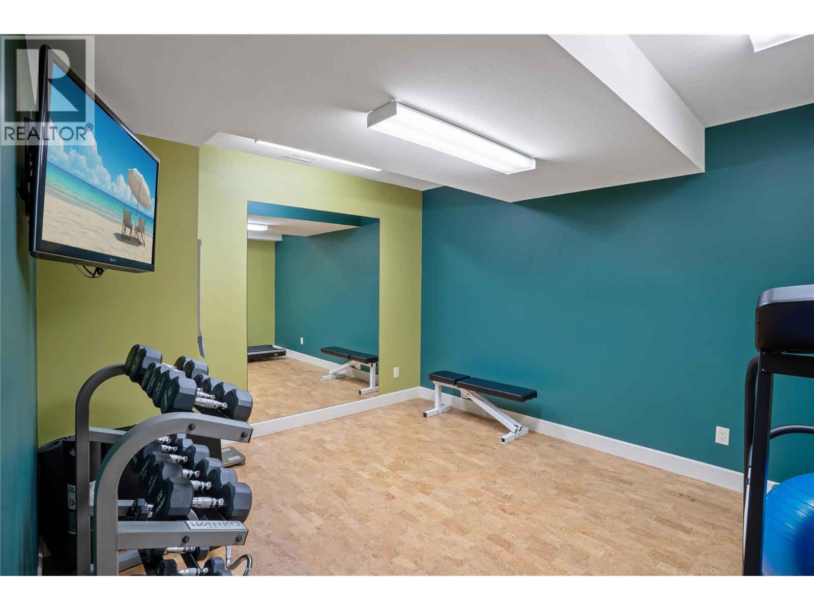 990 Hewetson Avenue - 47