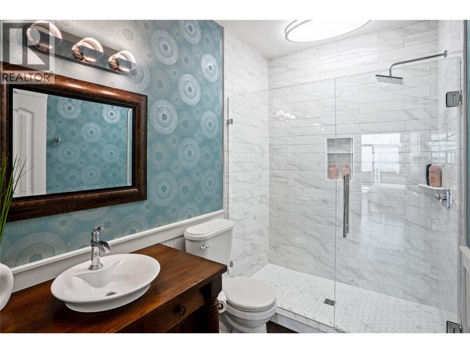 990 Hewetson Avenue - 21