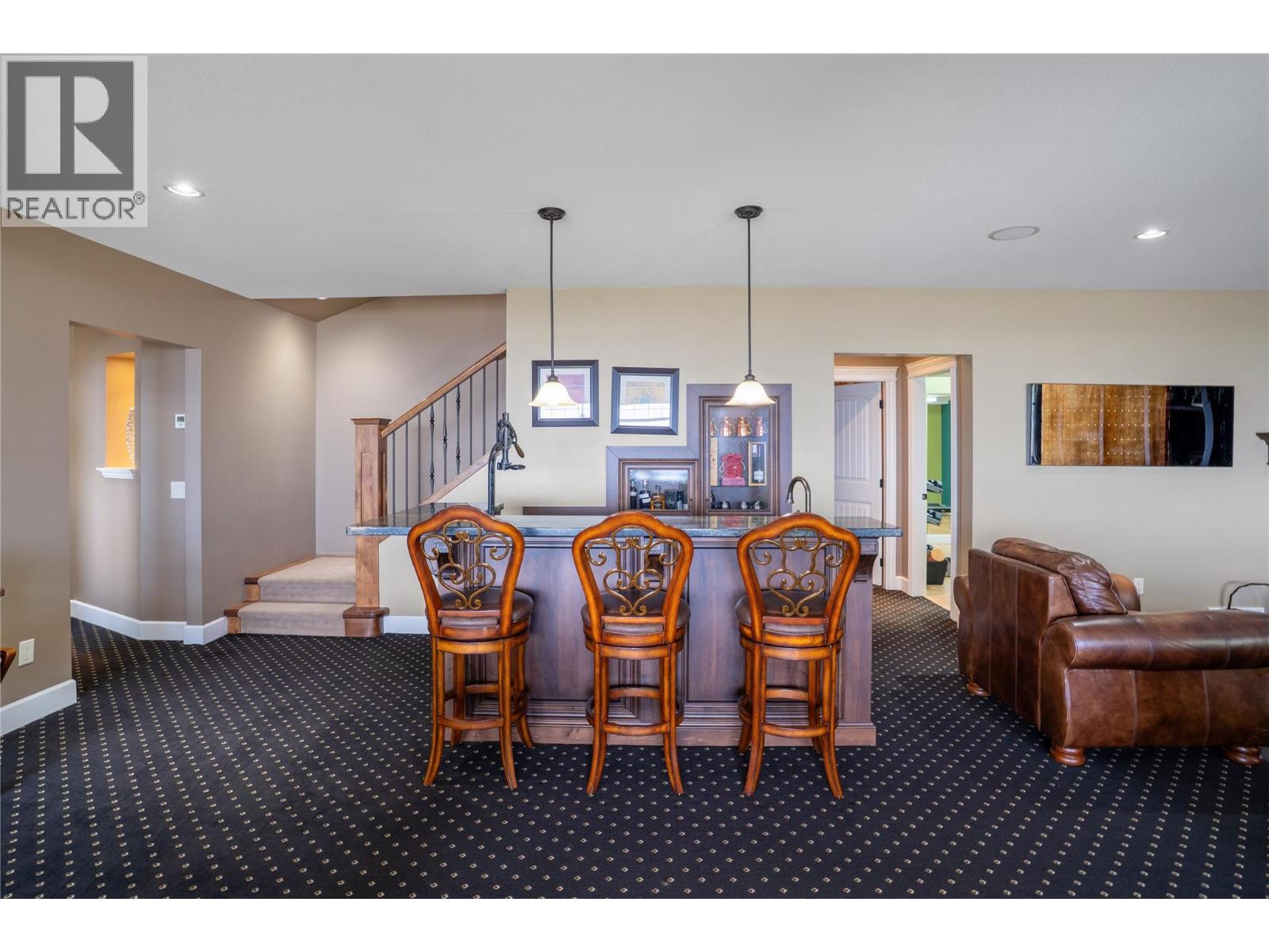 990 Hewetson Avenue - 42