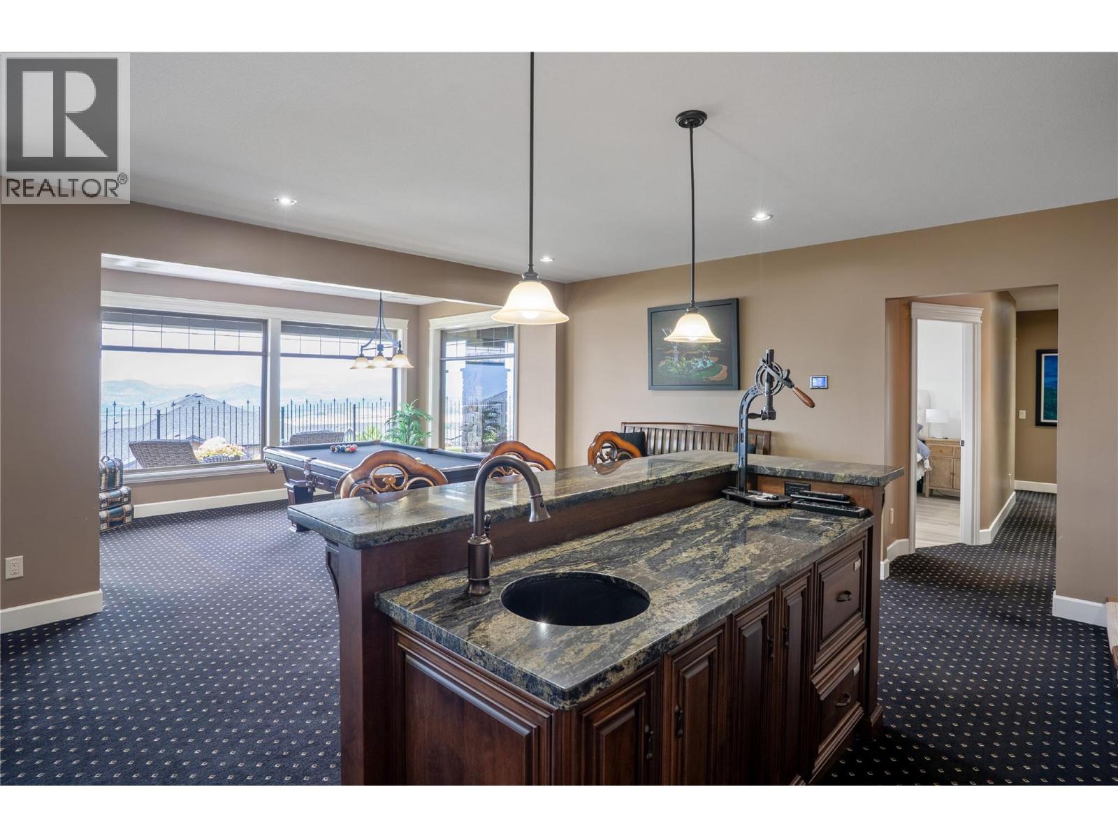990 Hewetson Avenue - 44