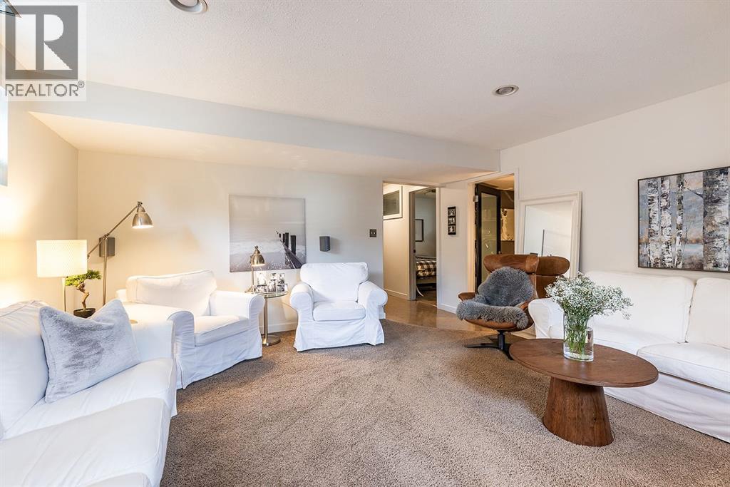 592 Hemingway Crescent NE - 39