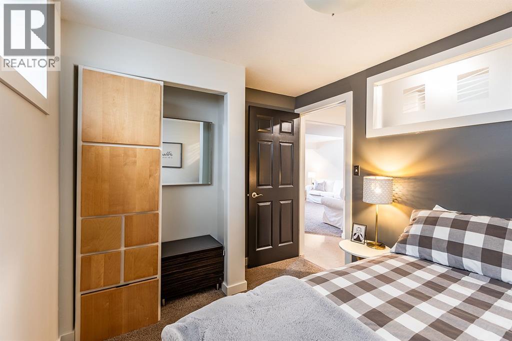 592 Hemingway Crescent NE - 43