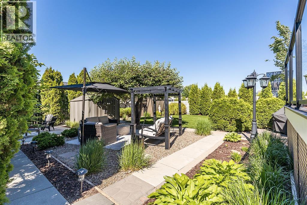 592 Hemingway Crescent NE - 45