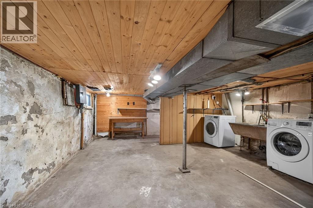13 BRANT Street - 33