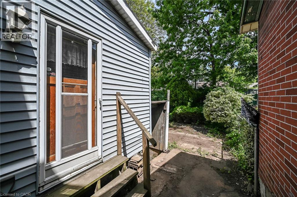 13 BRANT Street - 38