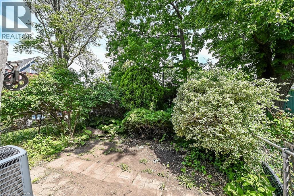 13 BRANT Street - 39