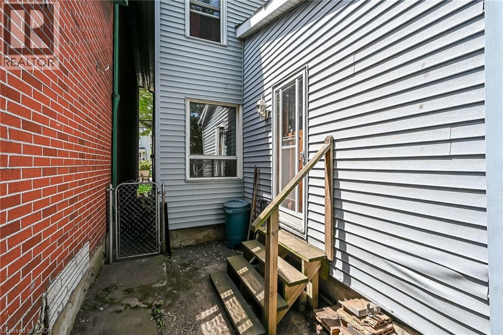 13 BRANT Street - 40