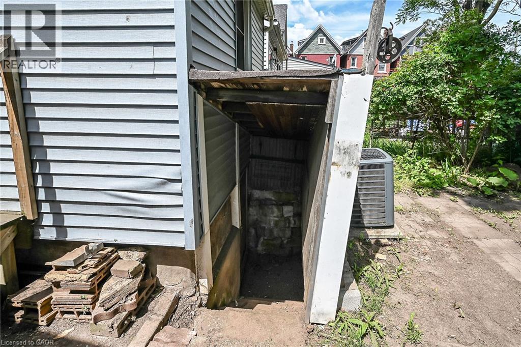 13 BRANT Street - 41