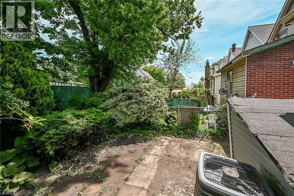 13 BRANT Street - 43