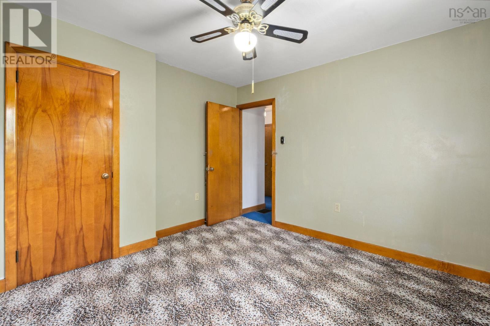 5880 Livingstone Street - 26