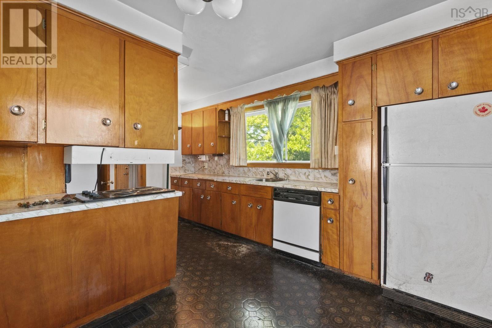 5880 Livingstone Street - 14