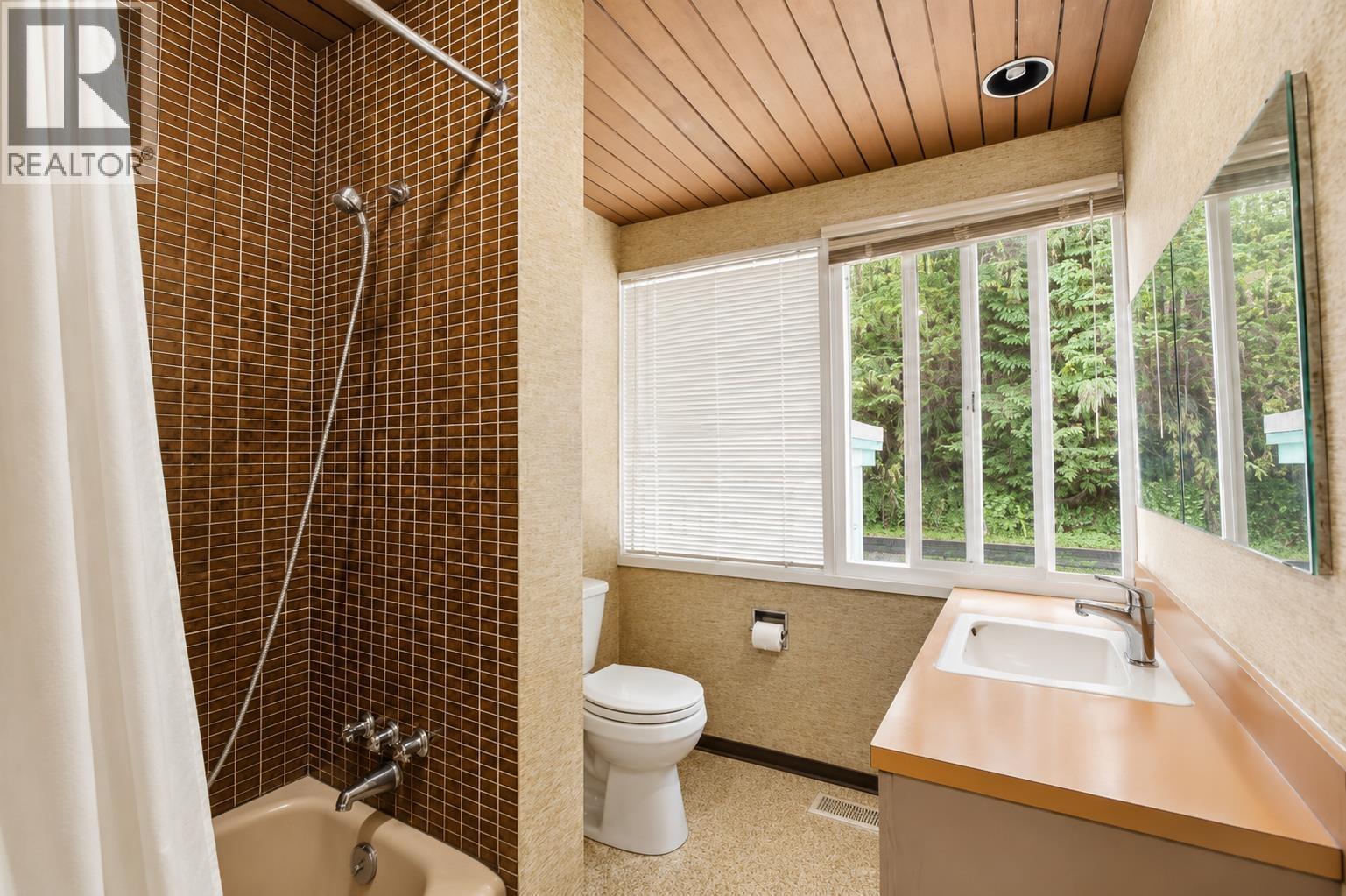 195 NORMANBY CRESCENT, West Vancouver