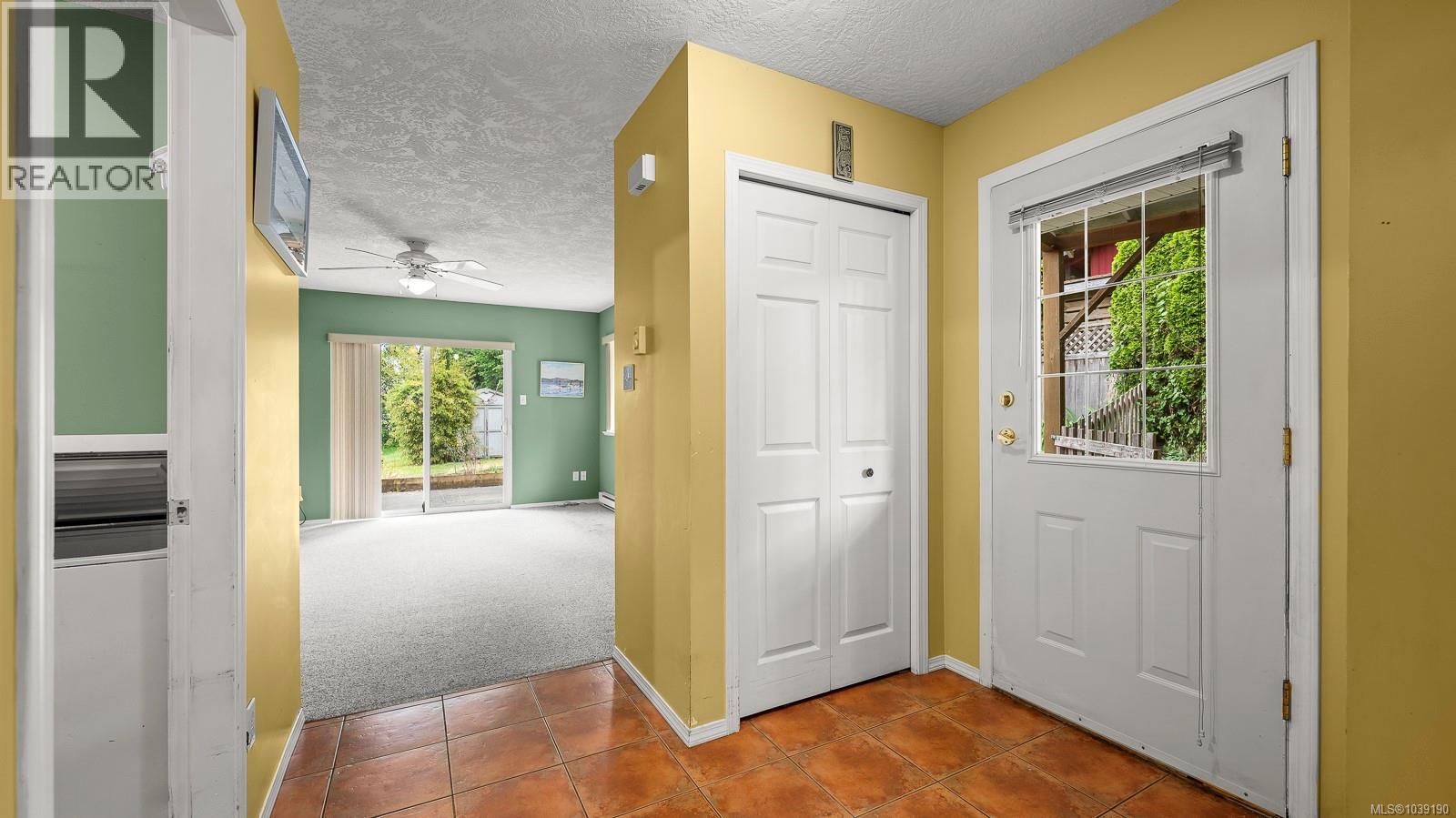 3351 Crescent St - 3