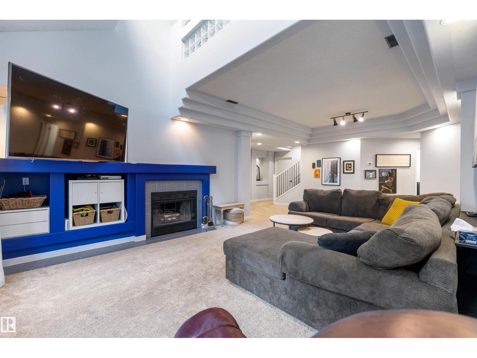 10 EVEREST CR — photo 41