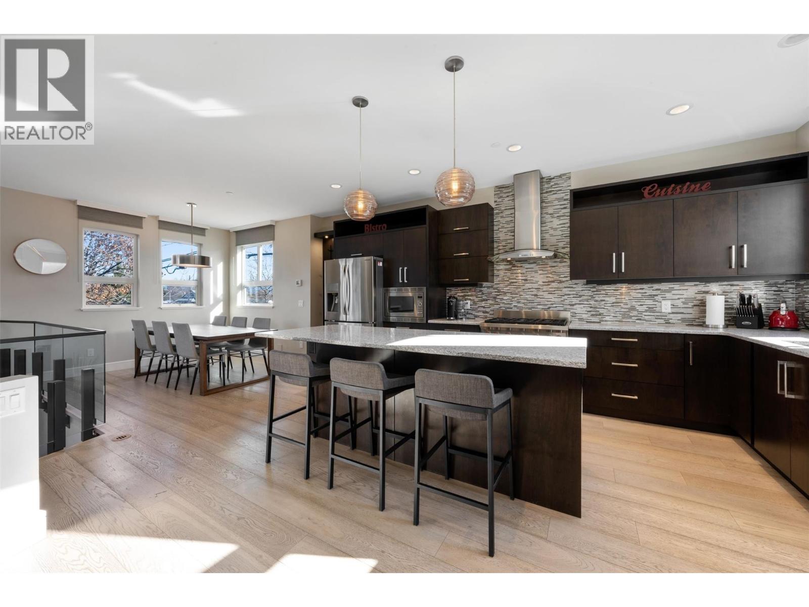 #18 3756 Lakeshore Road - 4