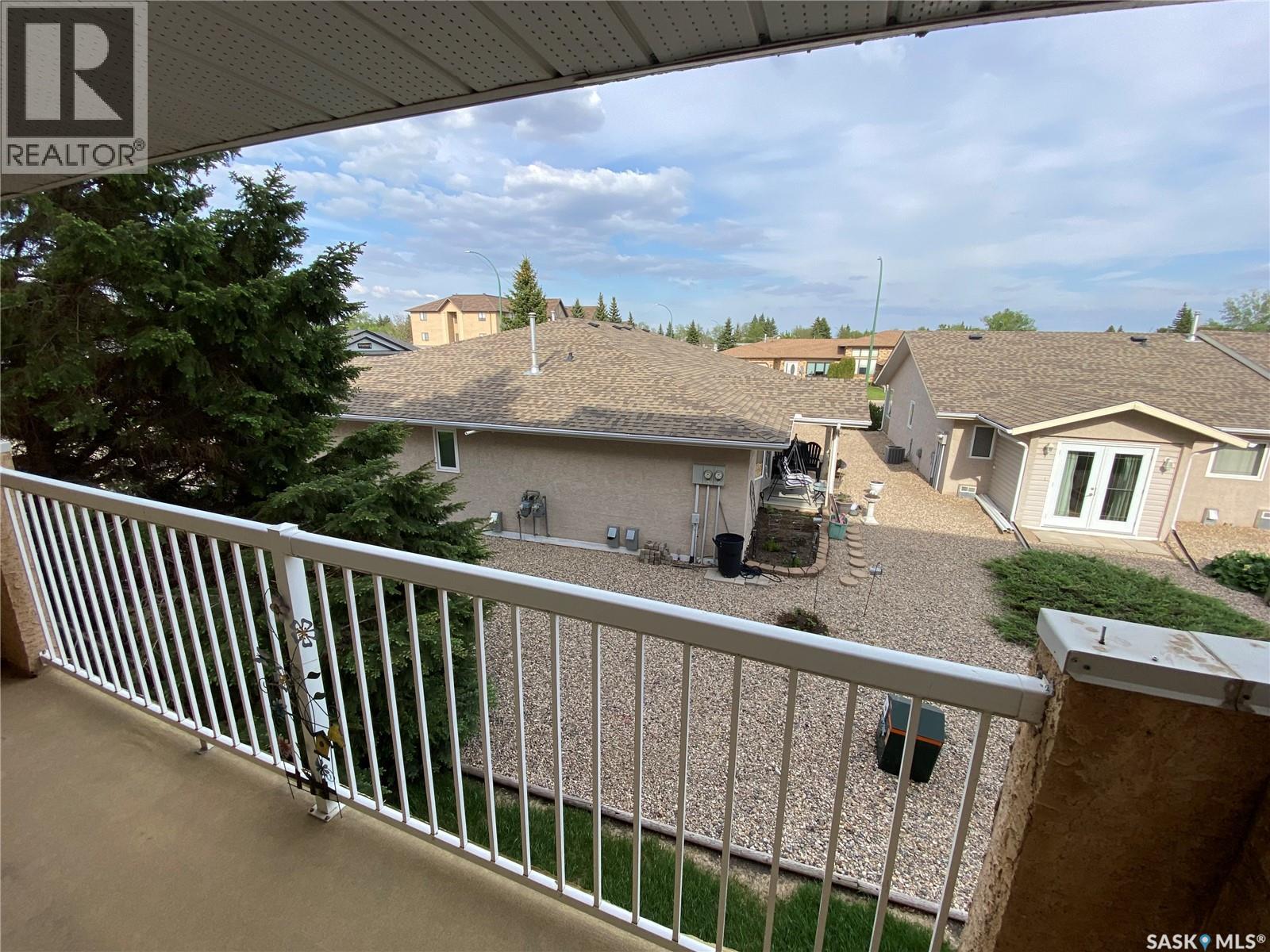 #203 57 Russell DRIVE - 13