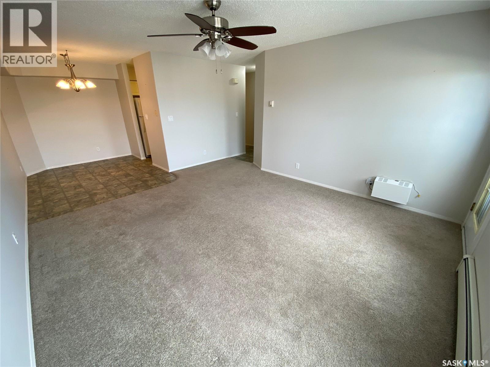 #203 57 Russell DRIVE - 6