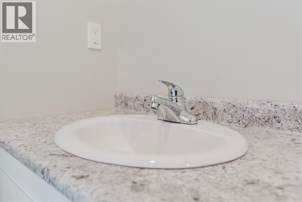 9825 96 Avenue - 23