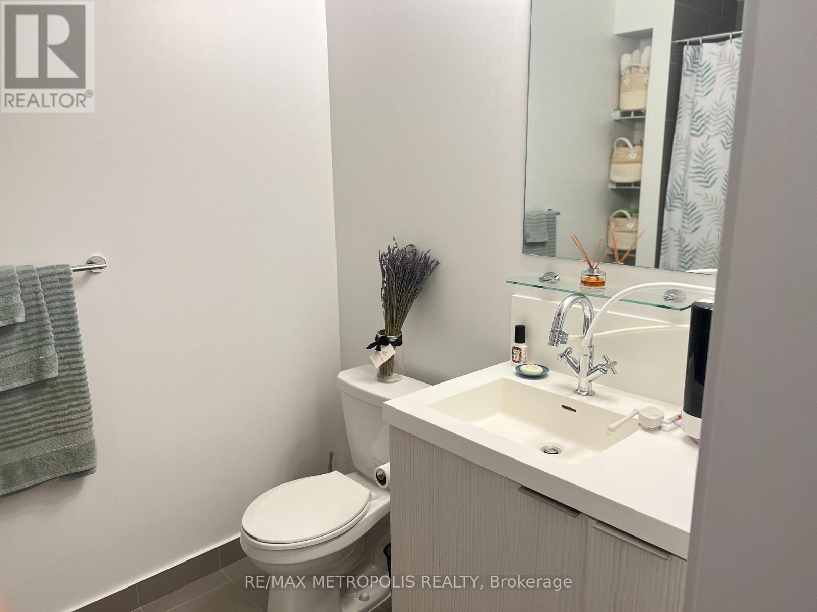 #2003W 225 SUMACH STREET - 29