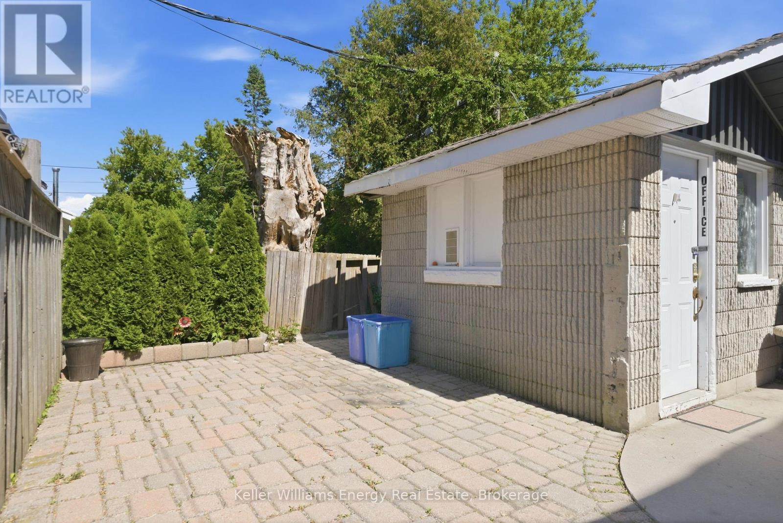 327 ALBERT STREET - 31