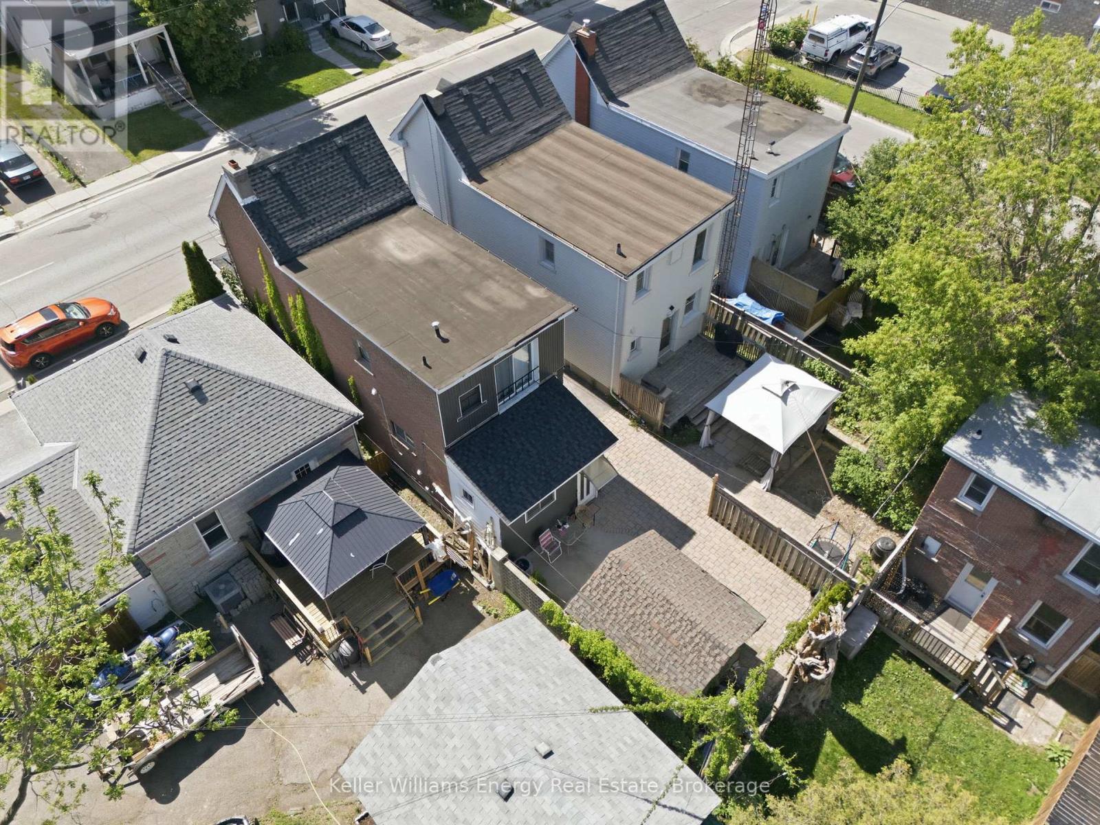 327 ALBERT STREET - 34