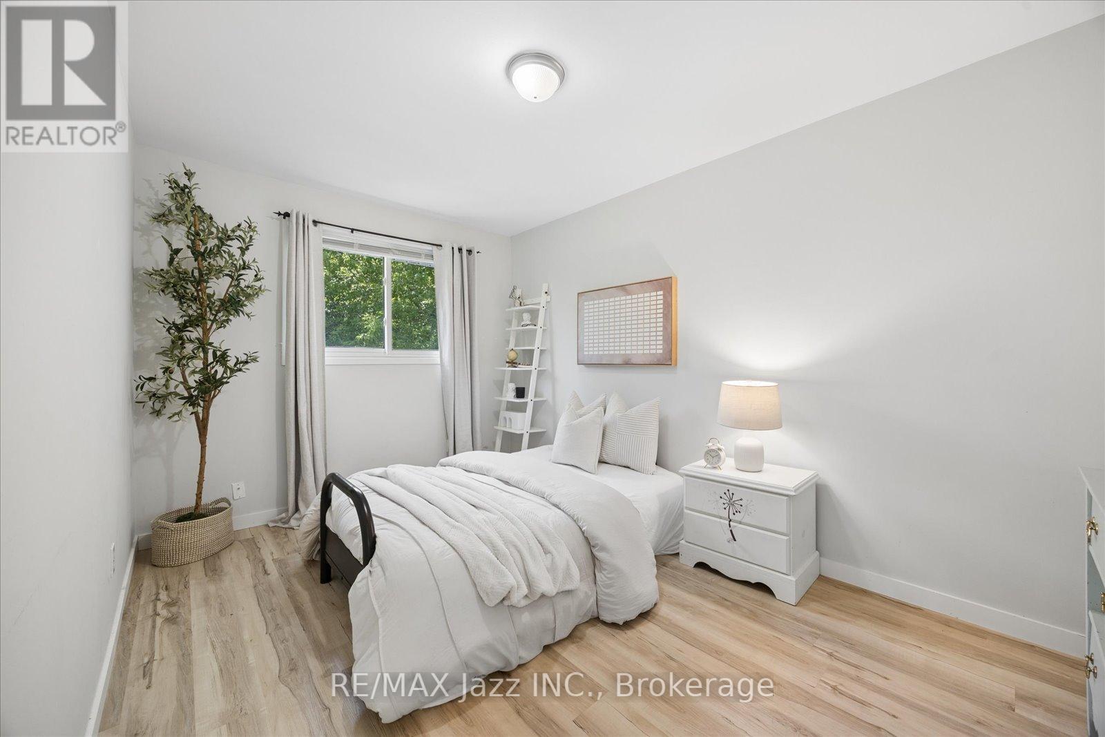 737 GREENOCH COURT - 18