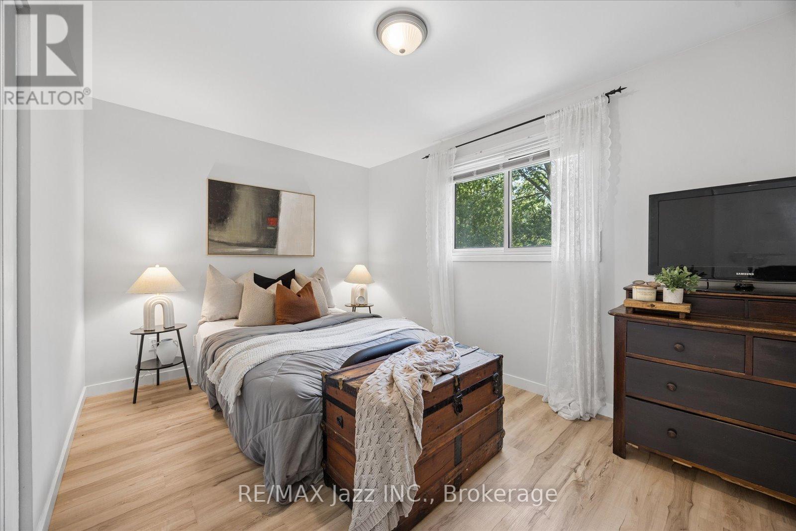 737 GREENOCH COURT - 19