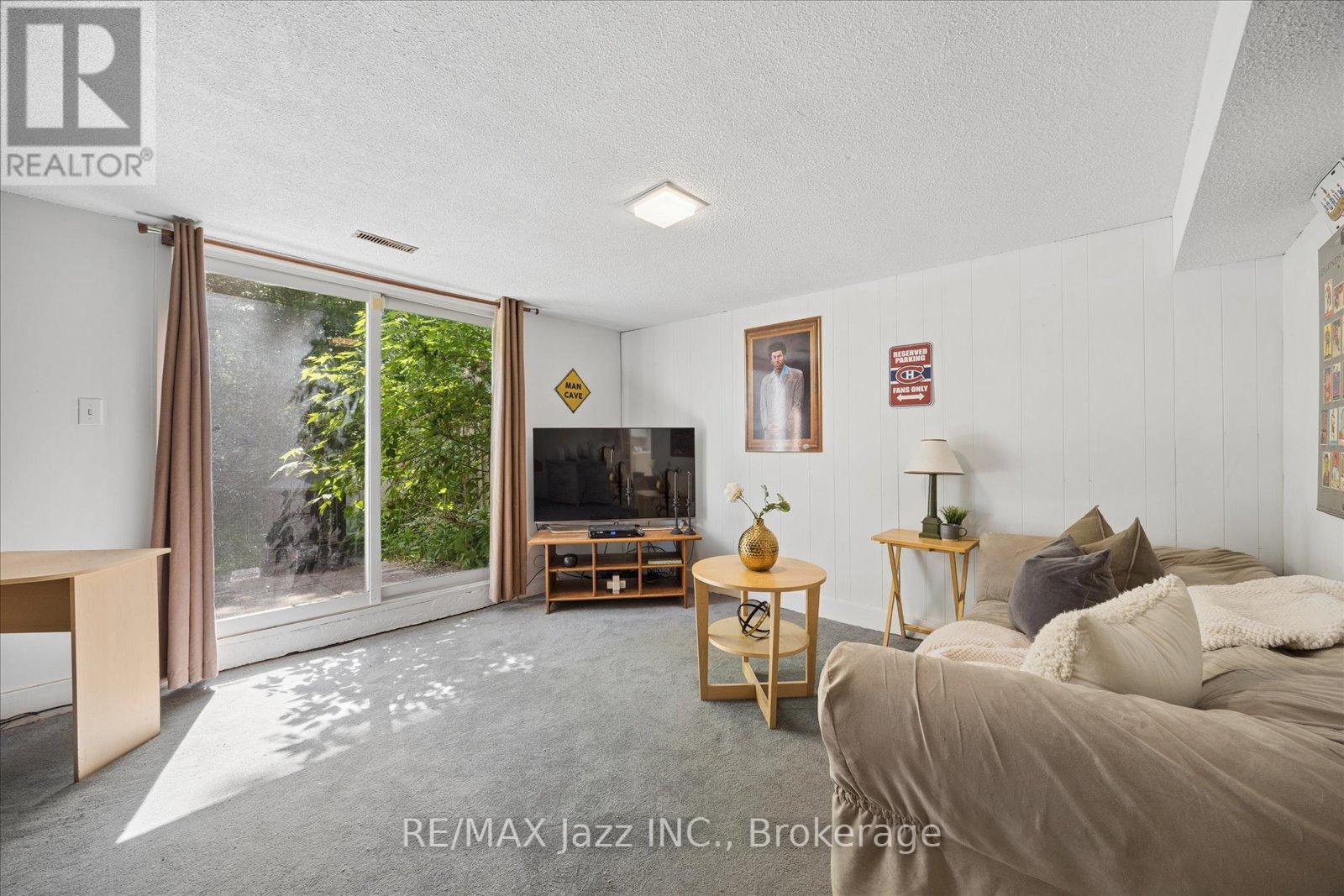 737 GREENOCH COURT - 3