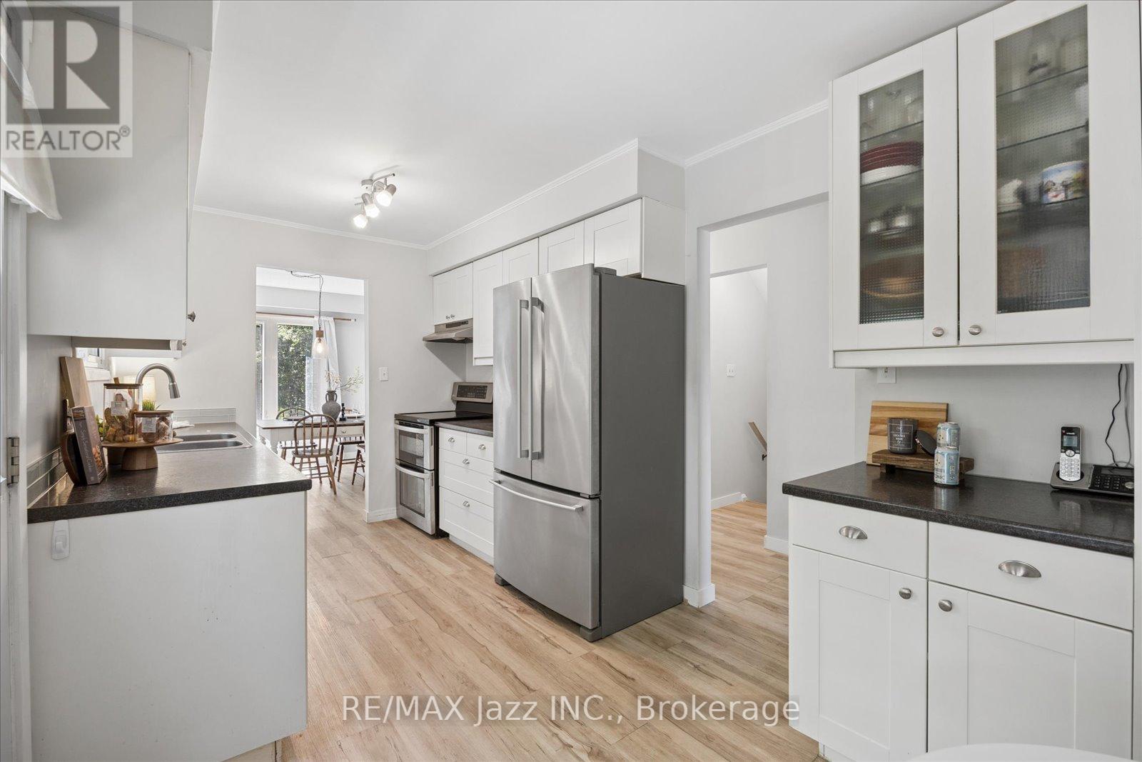 737 GREENOCH COURT - 6