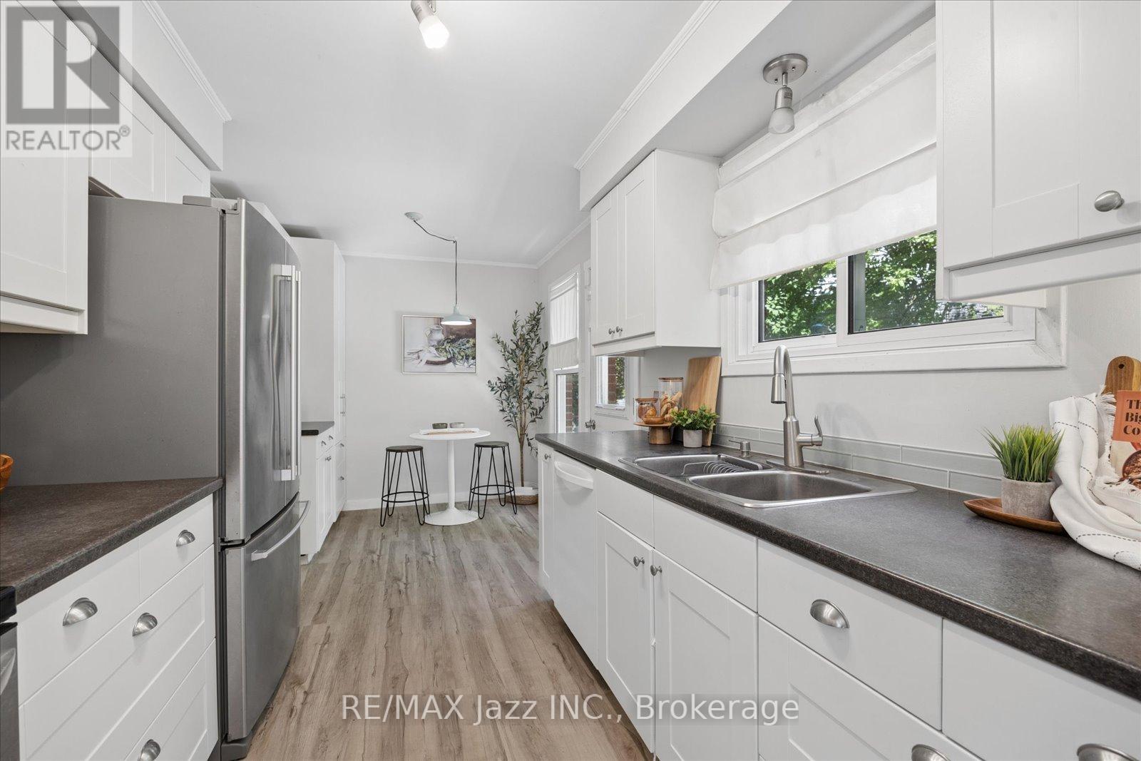 737 GREENOCH COURT - 7