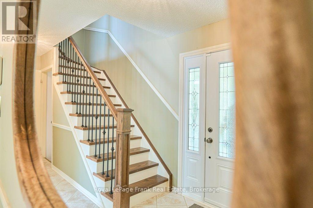 803 LINDEN COURT - 24