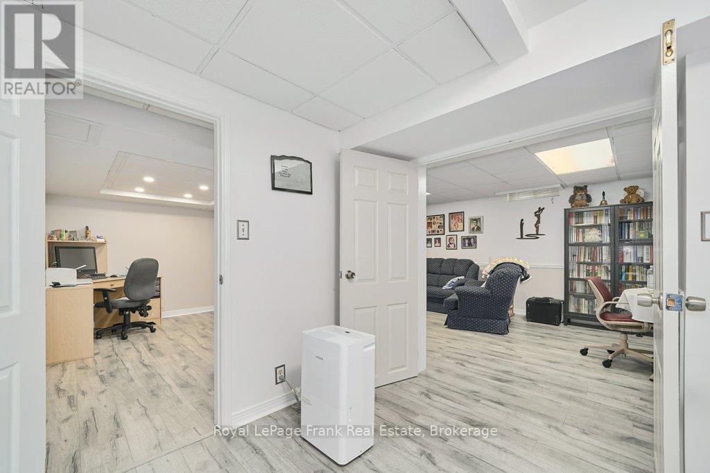 803 LINDEN COURT - 25