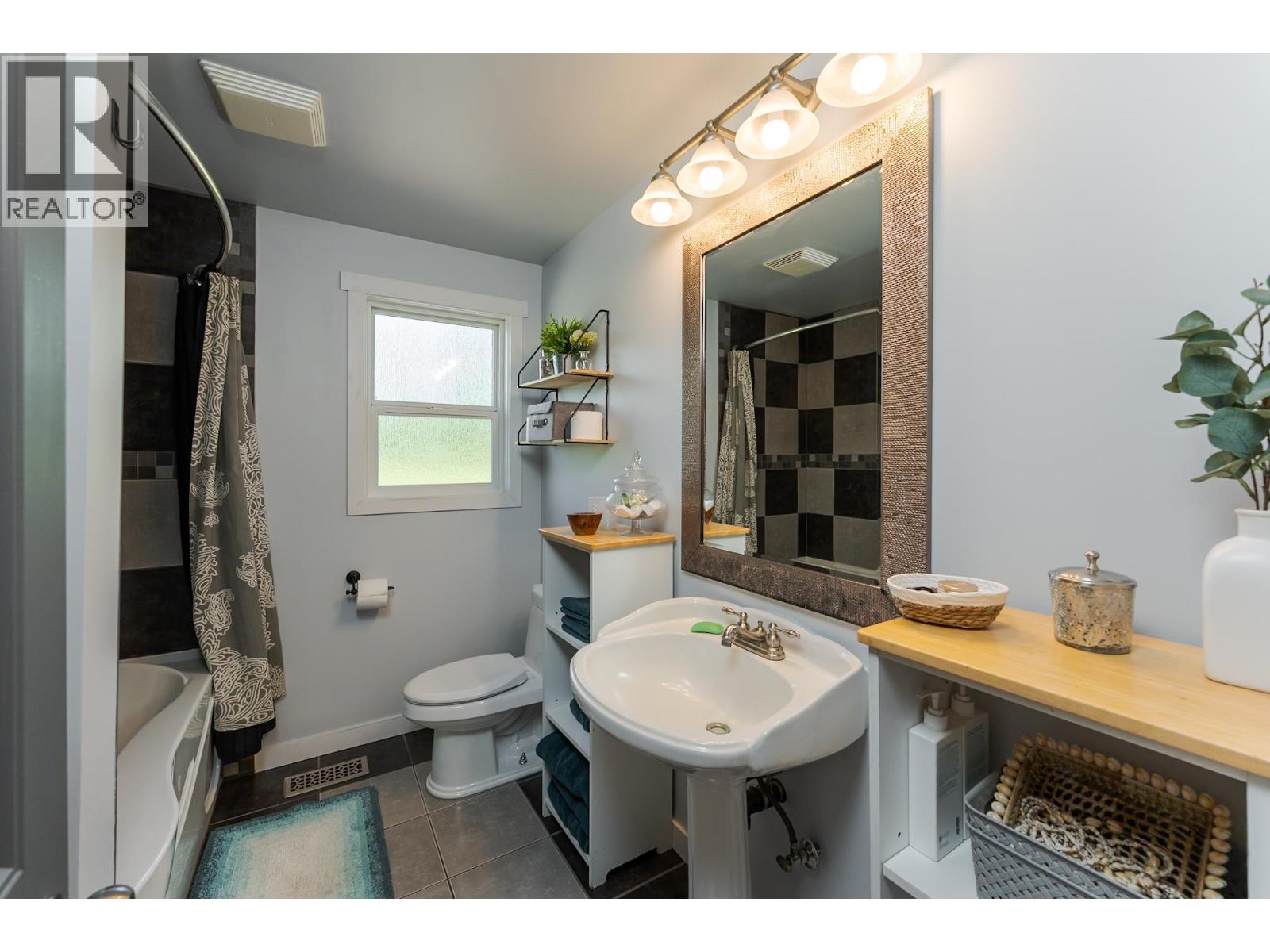 34380 CHIEF LAKE ROAD - 19