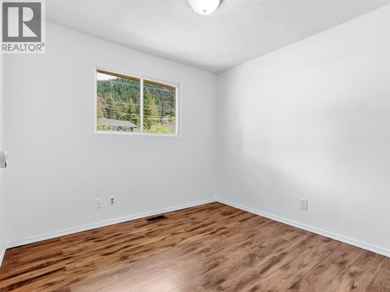 1215 12TH AVENUE - 10