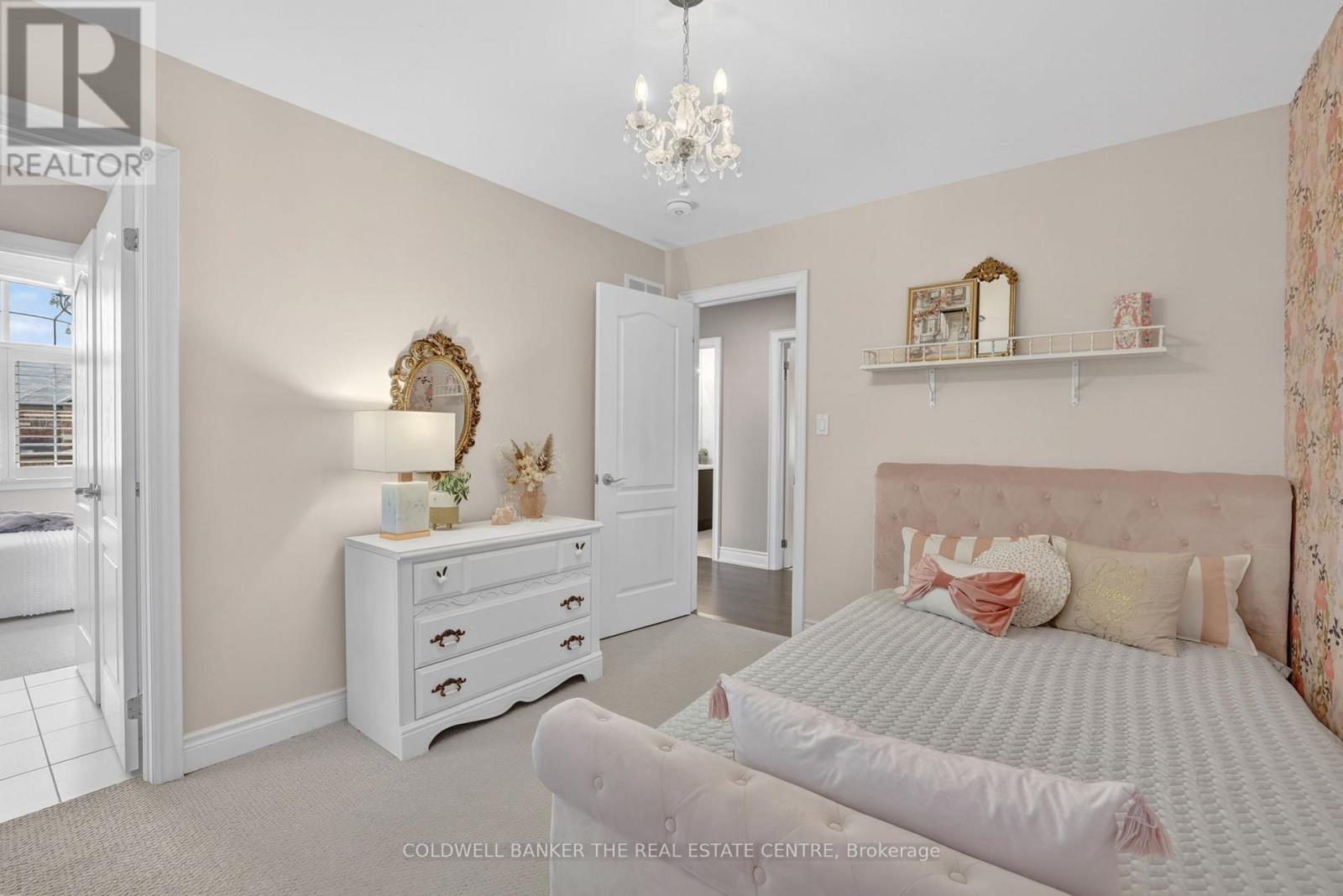 721 DILLMAN AVENUE - 23