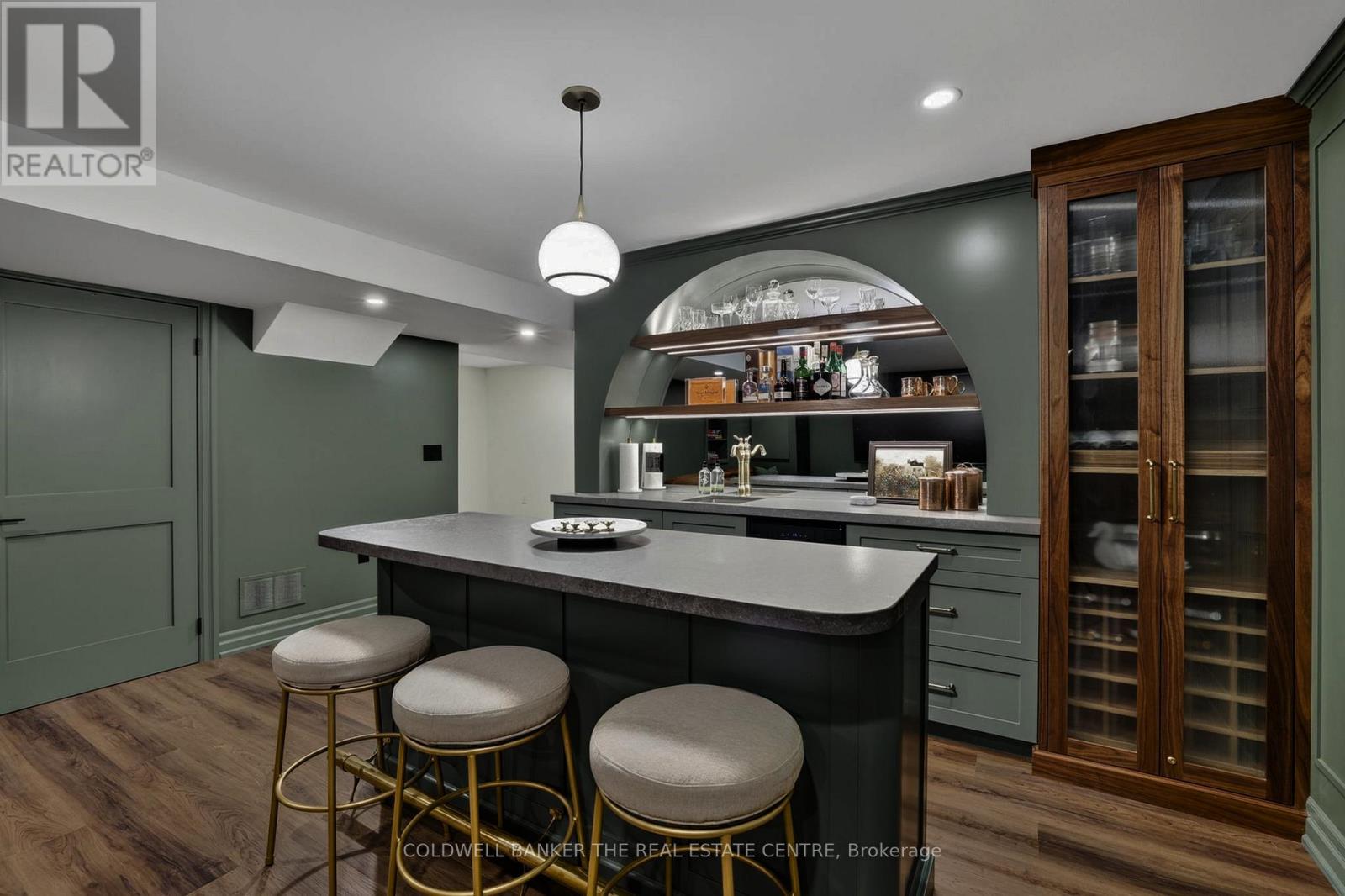 721 DILLMAN AVENUE - 32