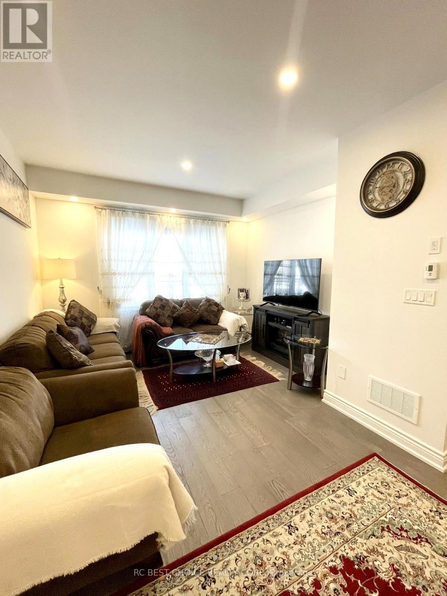 81 NESS DRIVE - 25