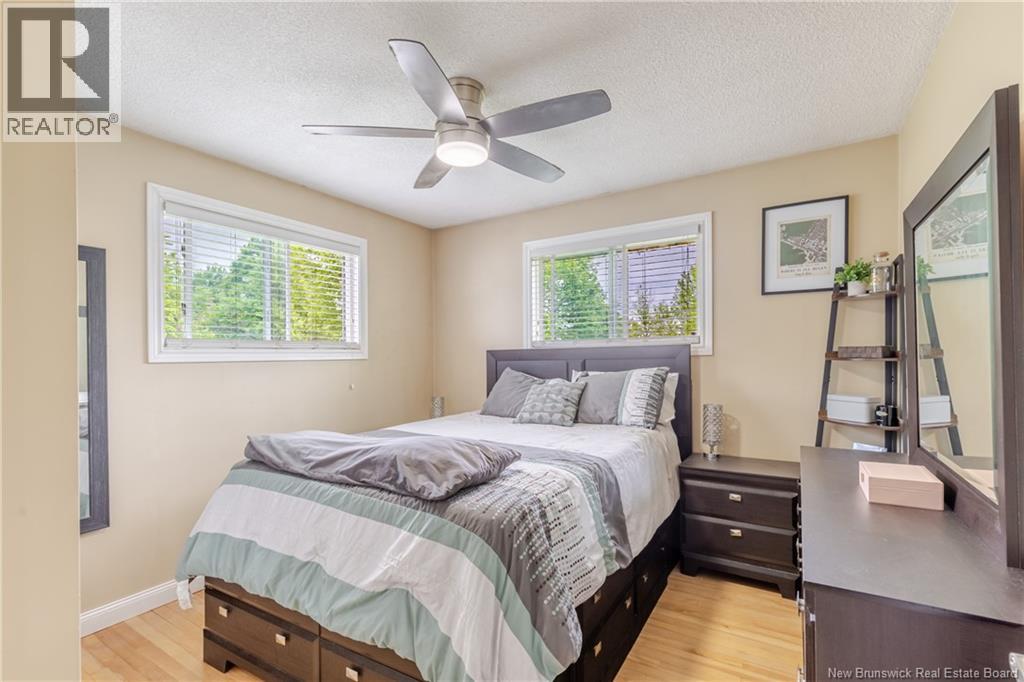 281 Canterbury Drive - 17