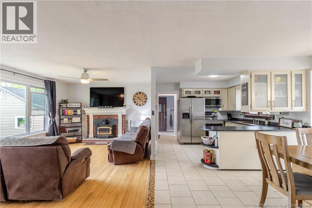 281 Canterbury Drive - 10
