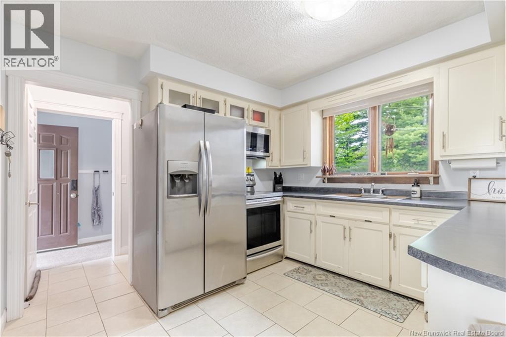 281 Canterbury Drive - 11