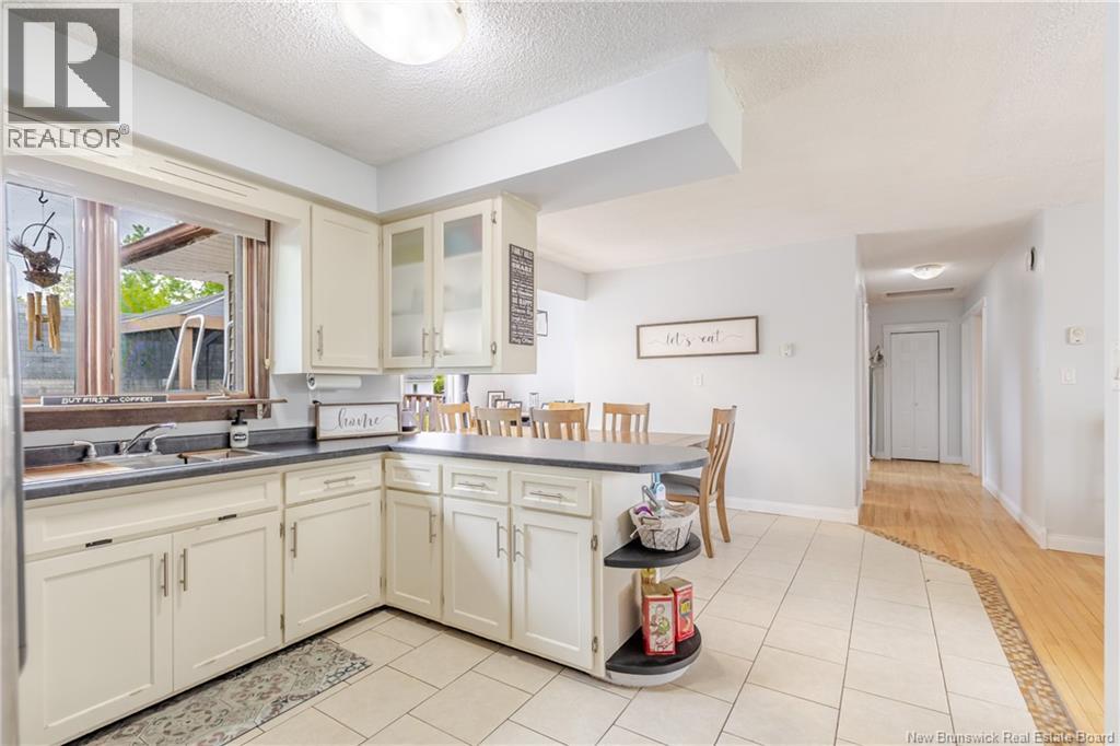 281 Canterbury Drive - 13