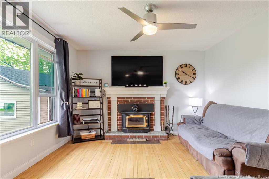 281 Canterbury Drive - 6