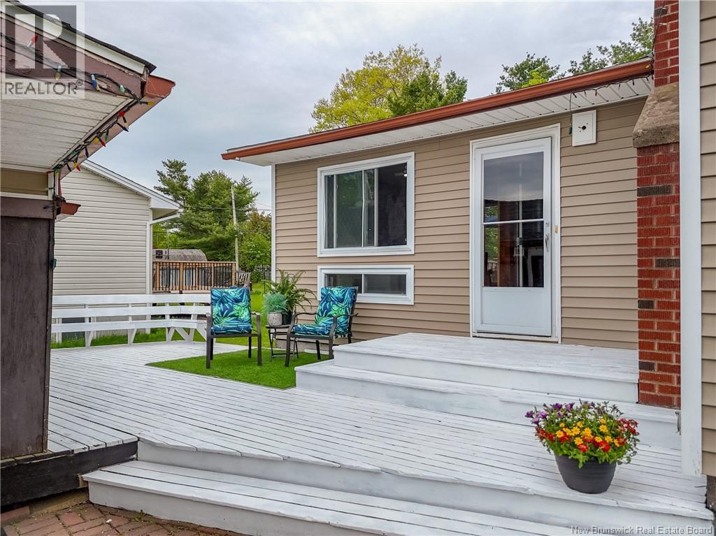 281 Canterbury Drive - 4