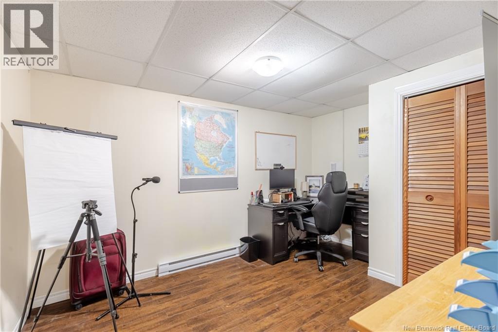 281 Canterbury Drive - 30