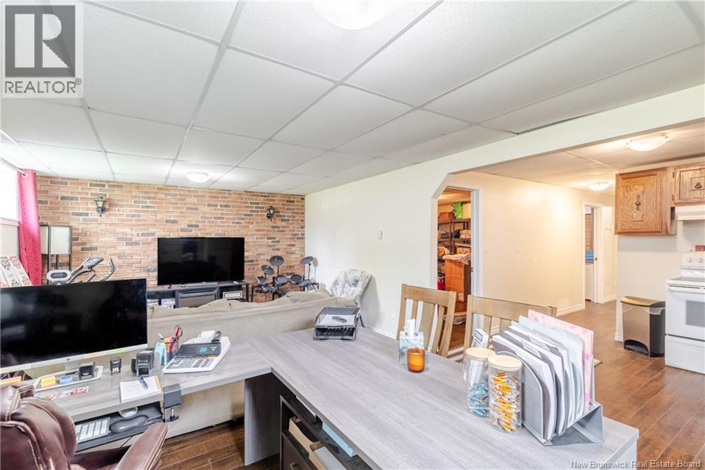 281 Canterbury Drive - 27