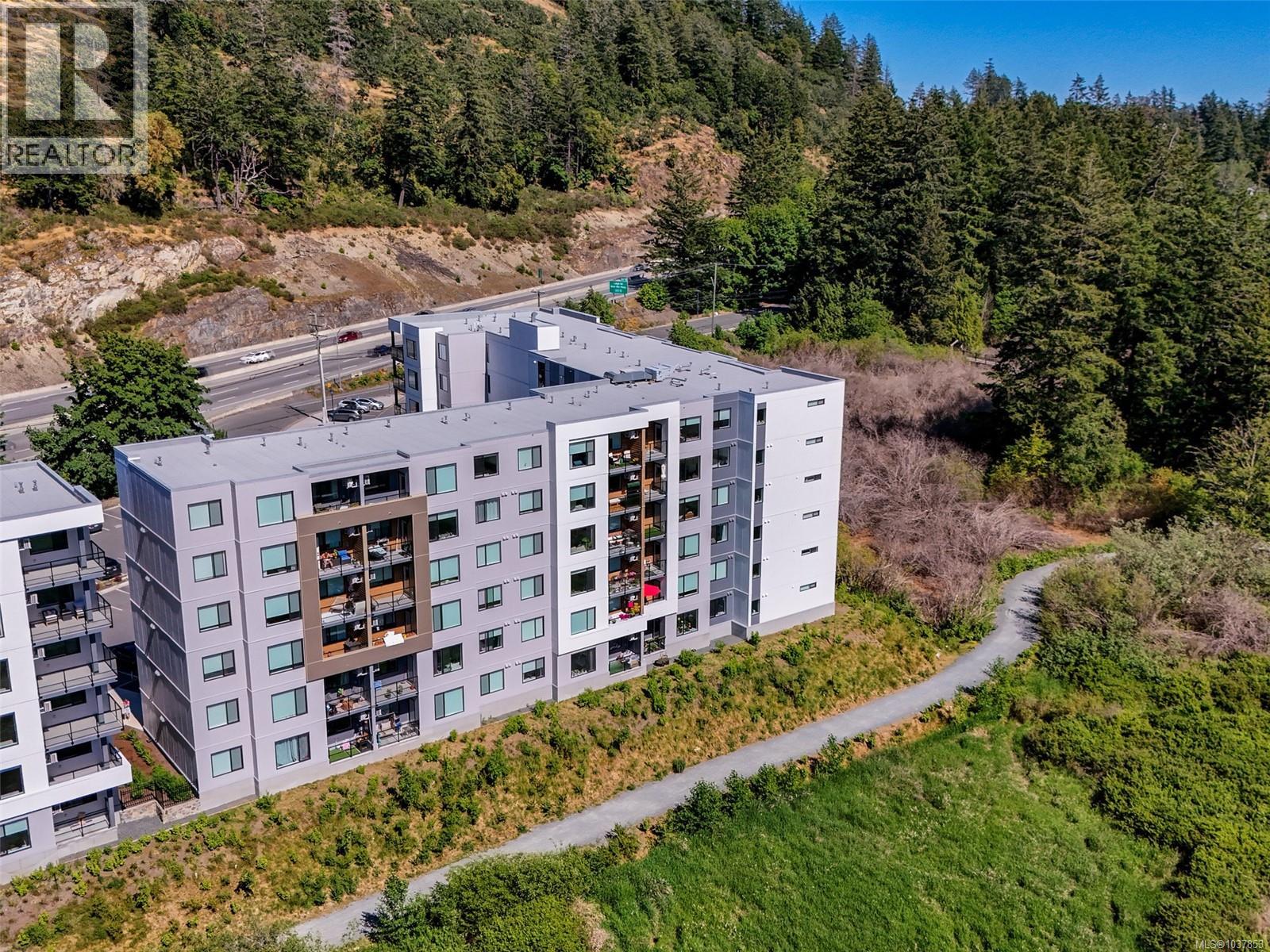 #511 1361 Goldstream Ave - 19