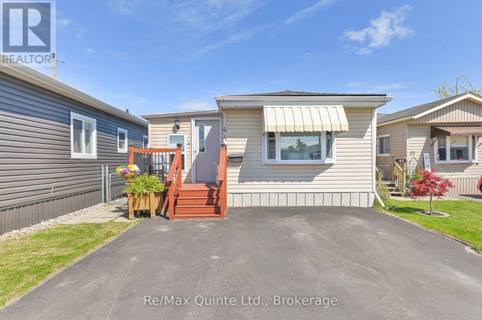 #44 311 DUNDAS STREET - 2