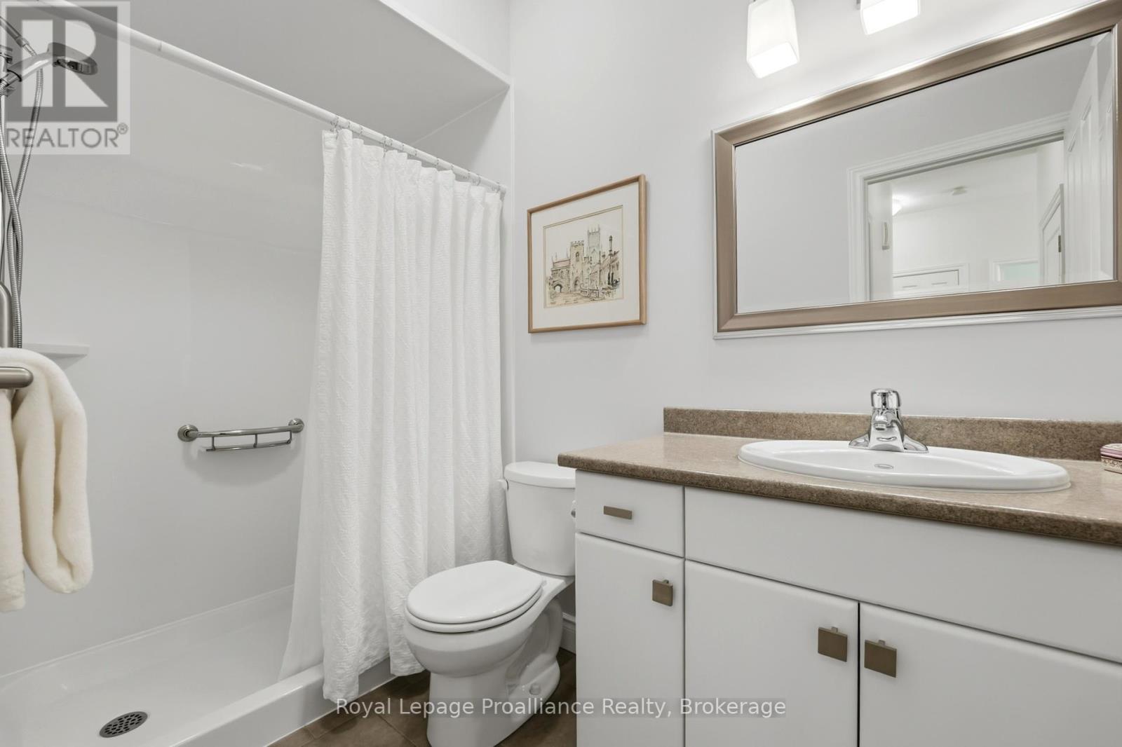 17 HANOVER COURT - 10